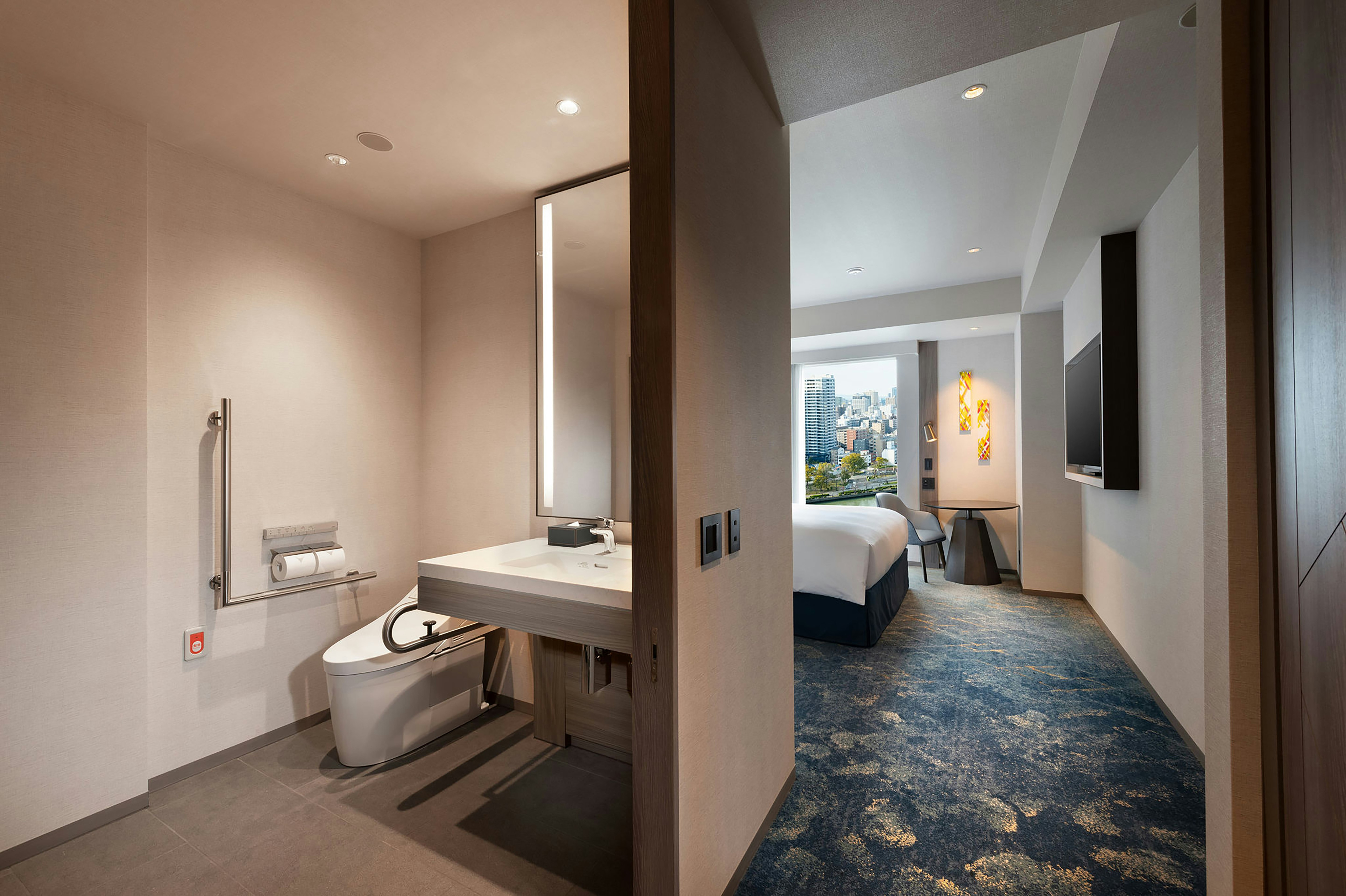 ROOM, KING BED, ACCESSIBLE