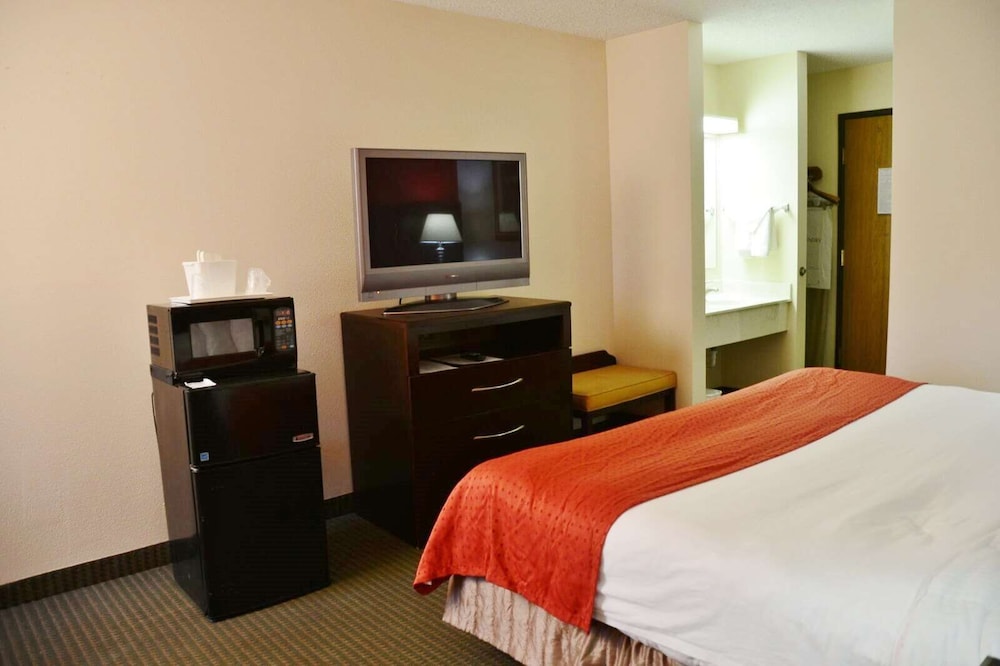 Country Hearth Inn & Suites Kenton 20/47