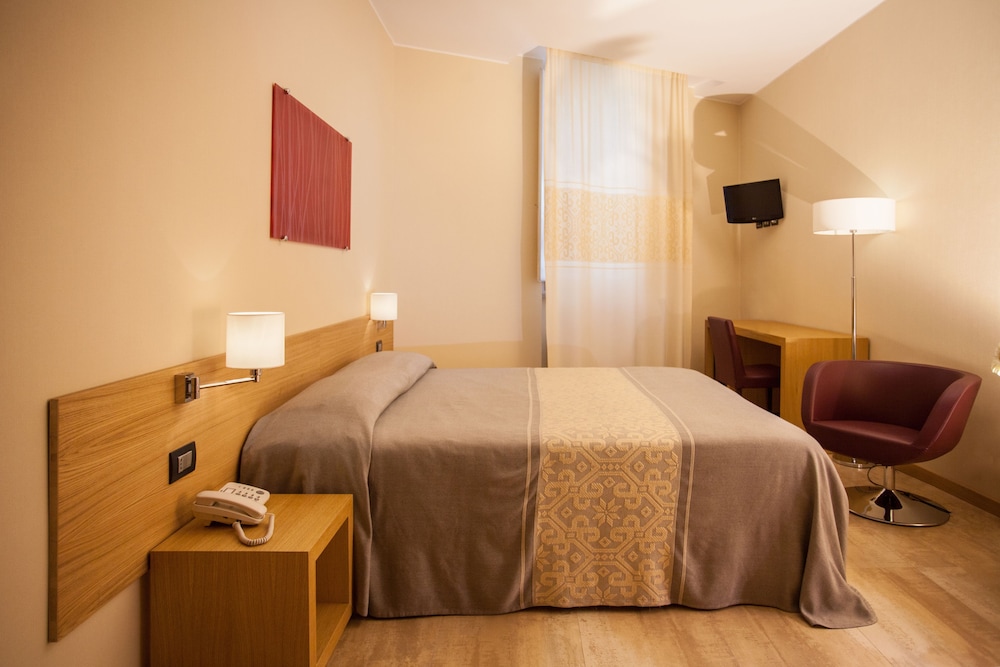 ITALIA CAGLIARI HOTEL 13/50