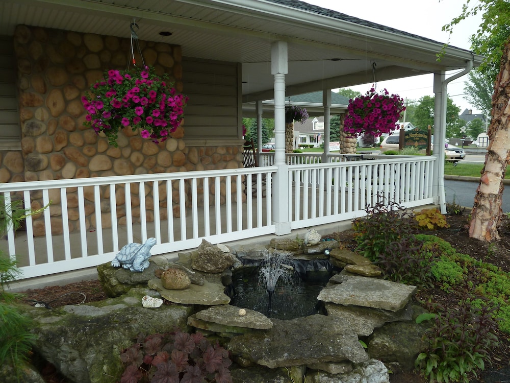 Hearthstone Inn & Suites 61/65