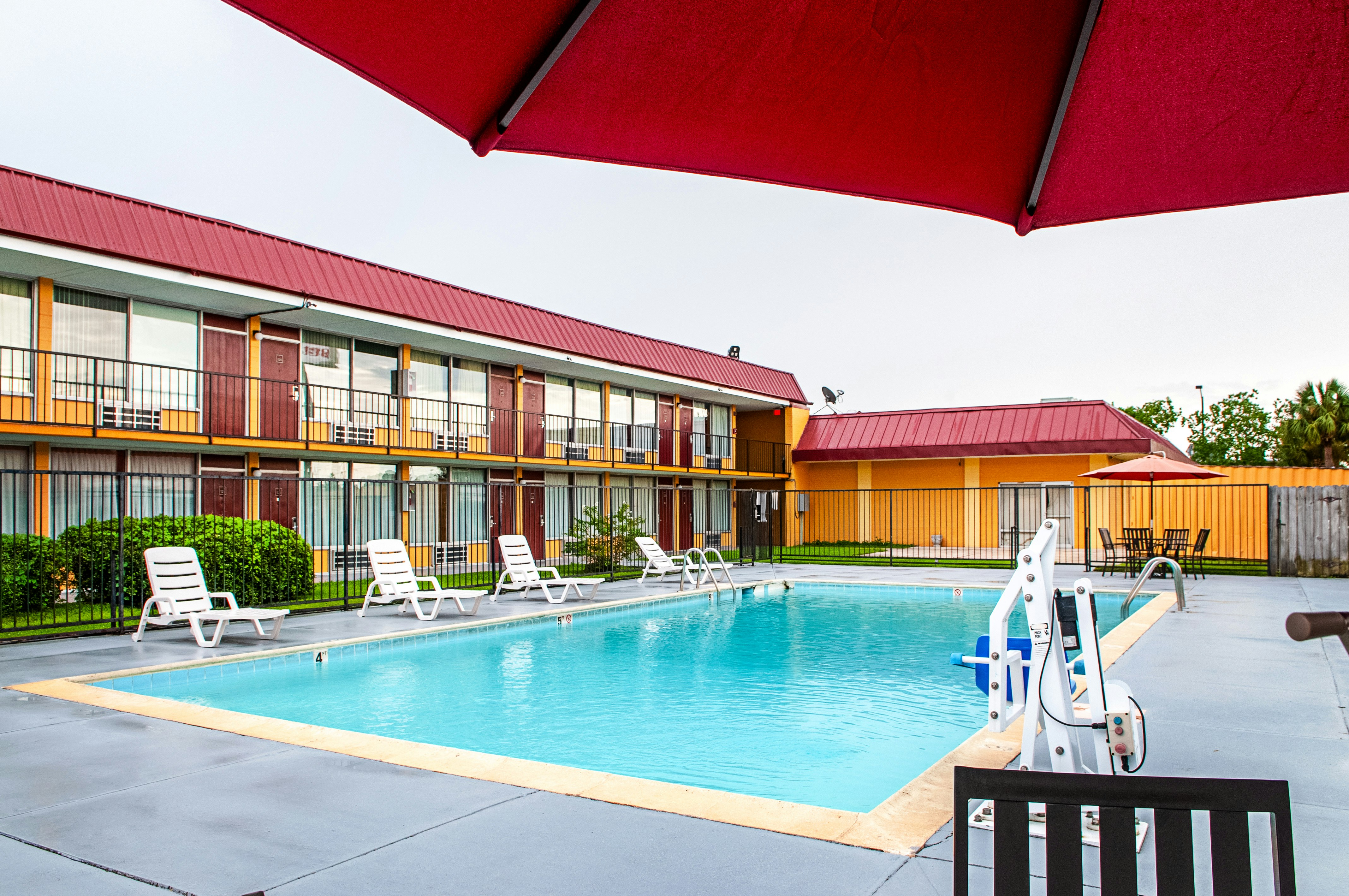Red Roof Inn Slidell 6/33