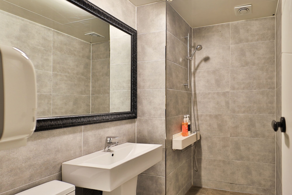 Ara Hotel 40/50