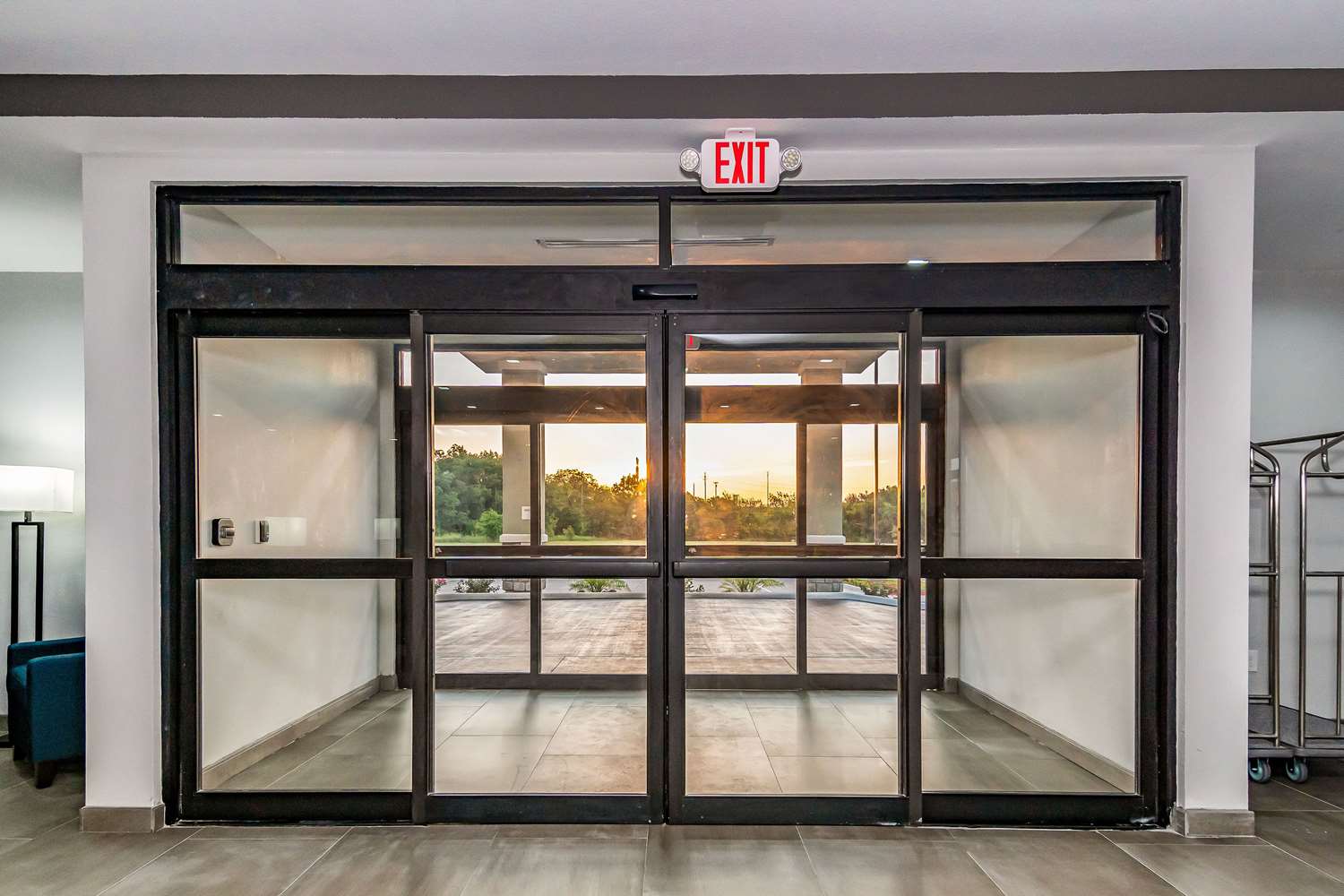 Comfort Suites DeSoto Dallas South 7/51