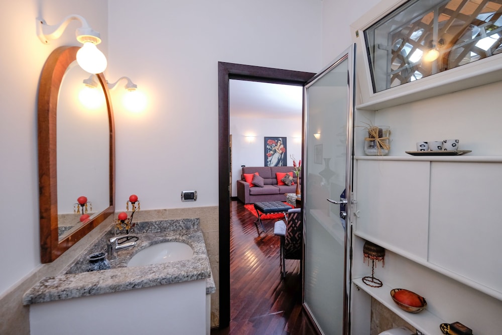 Amazing Penthouse by Caracalla 18/40