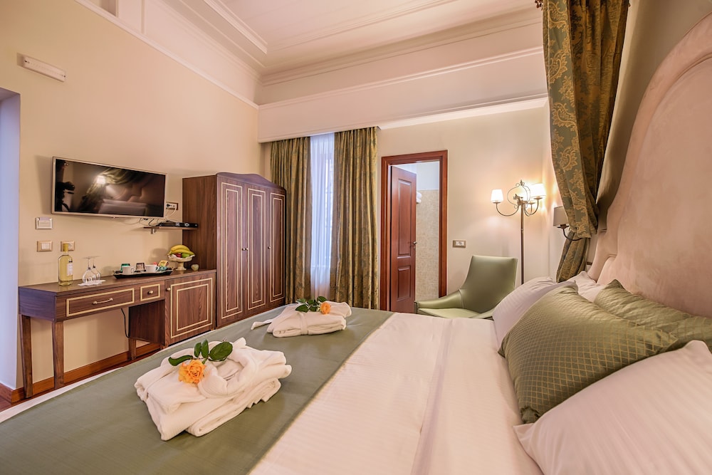 SPERVERI BOUTIQUE HOTEL 55/77