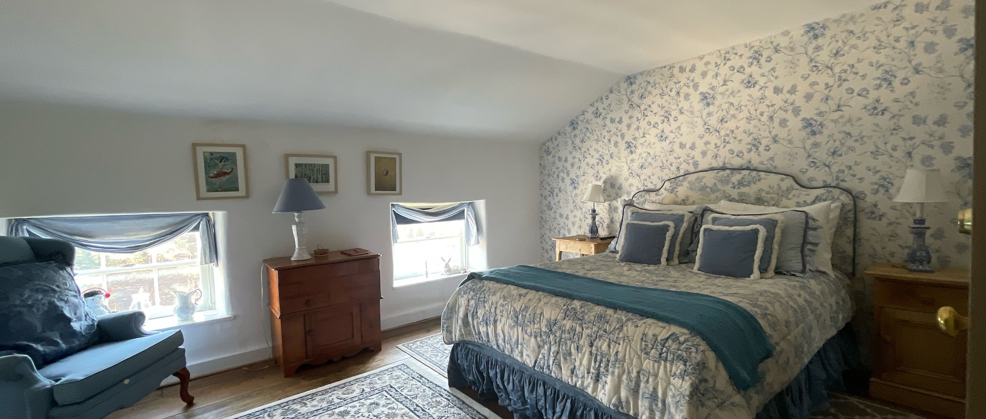 Design, Margo, Suite, Queen Bed