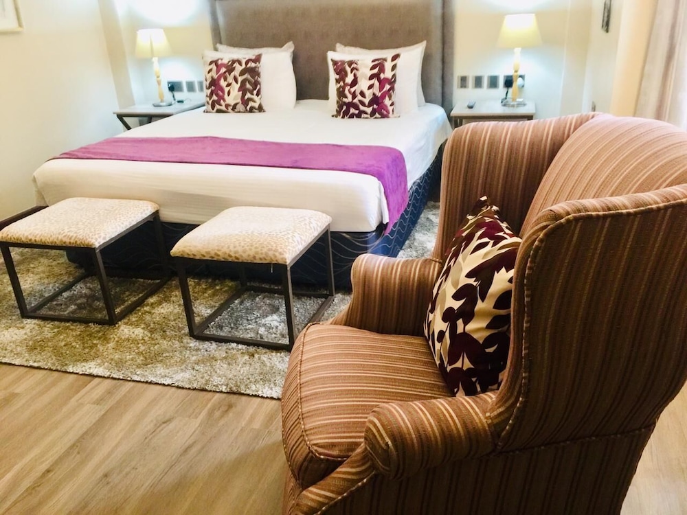 Fair Acres Boutique Hotel 61/71
