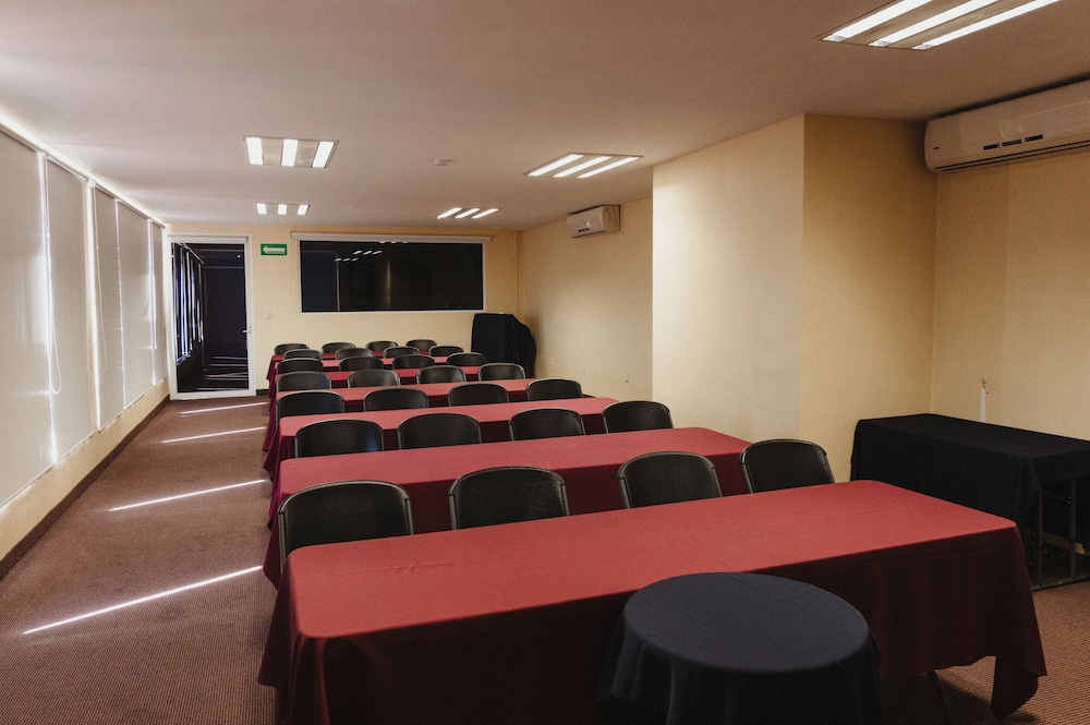 Gran Hotel de Queretaro 37/50