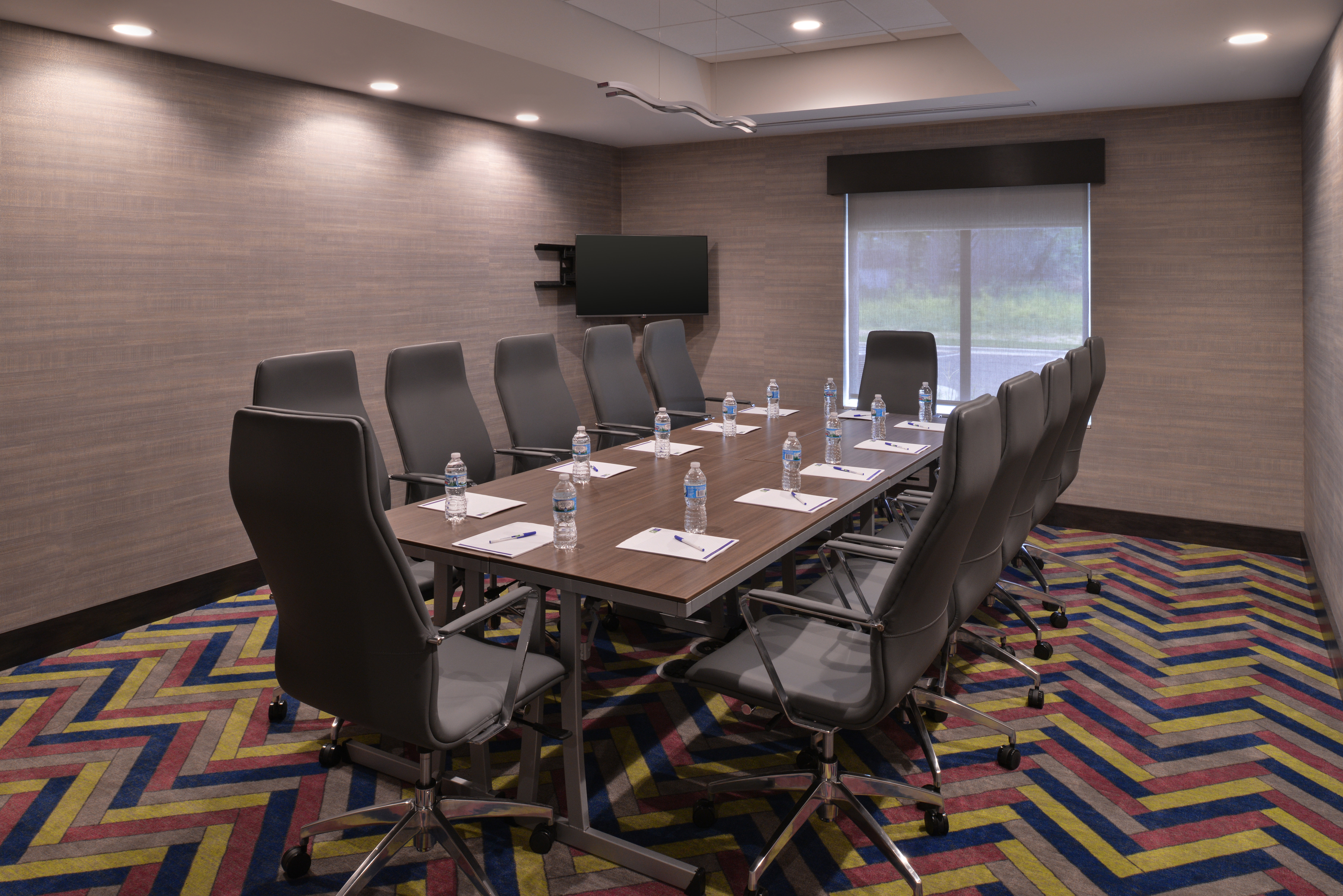 Holiday Inn Express Suites Bryant Benton Area 56/71