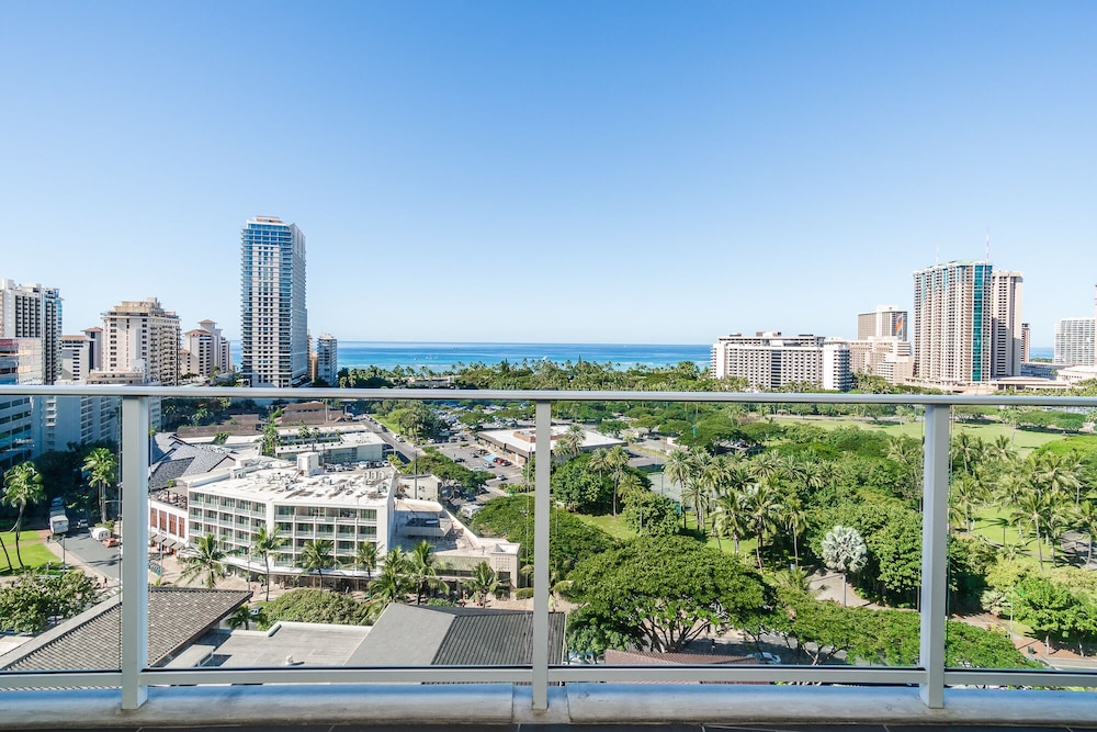 Real Select at the Ritz Carlton Residences, Waikiki Beach 2/50