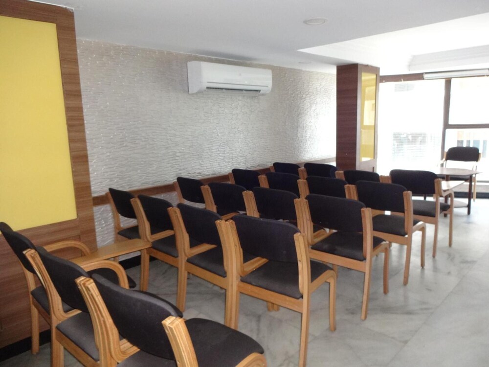 Hotel Naveen 15/15