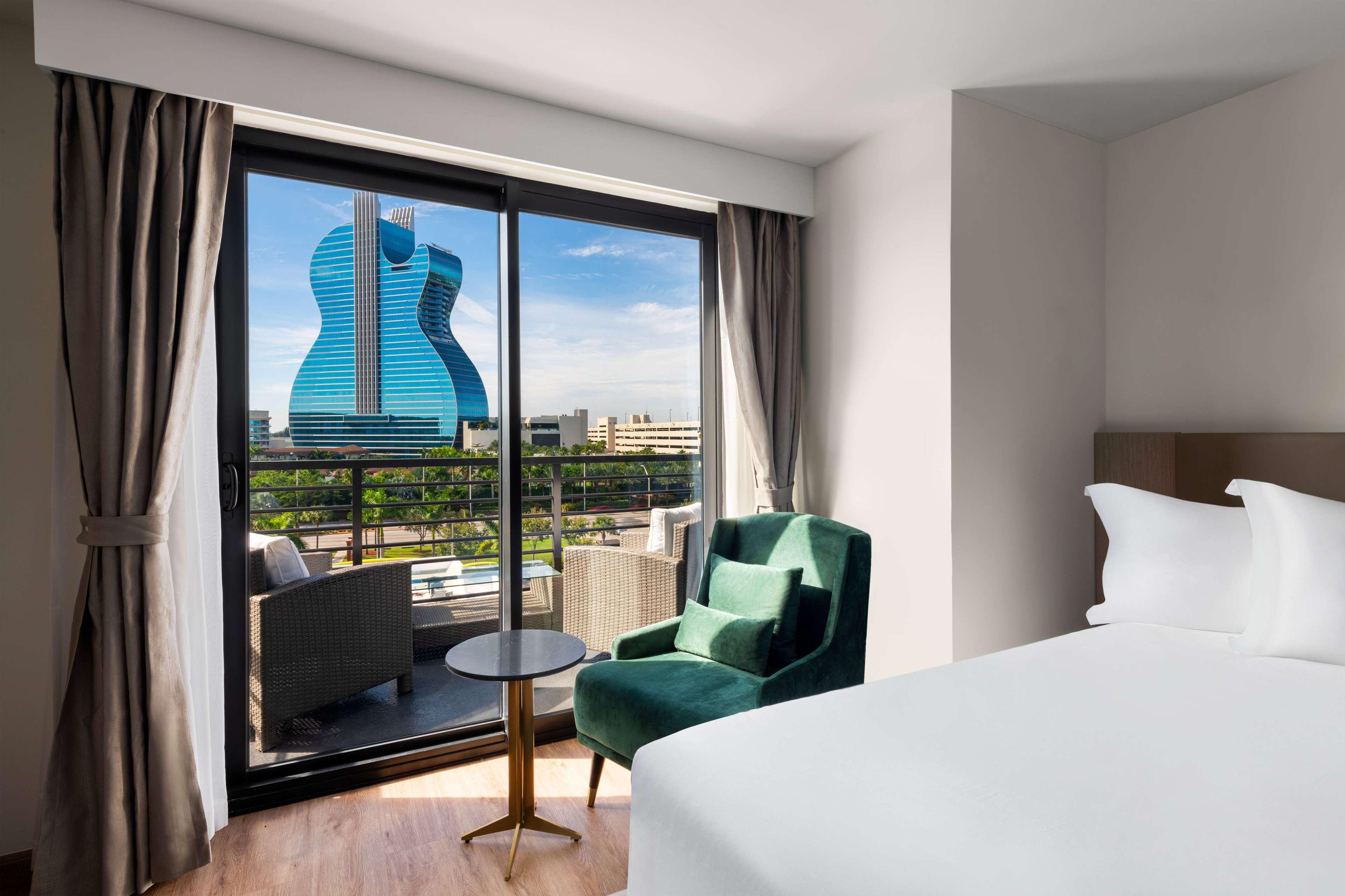 Room, 2 Double Beds, Shared Balcony