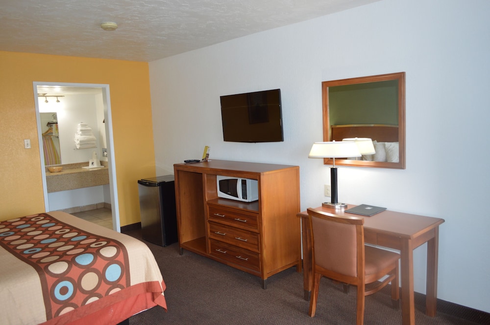 Super 8 By Wyndham St. George UT 14/23