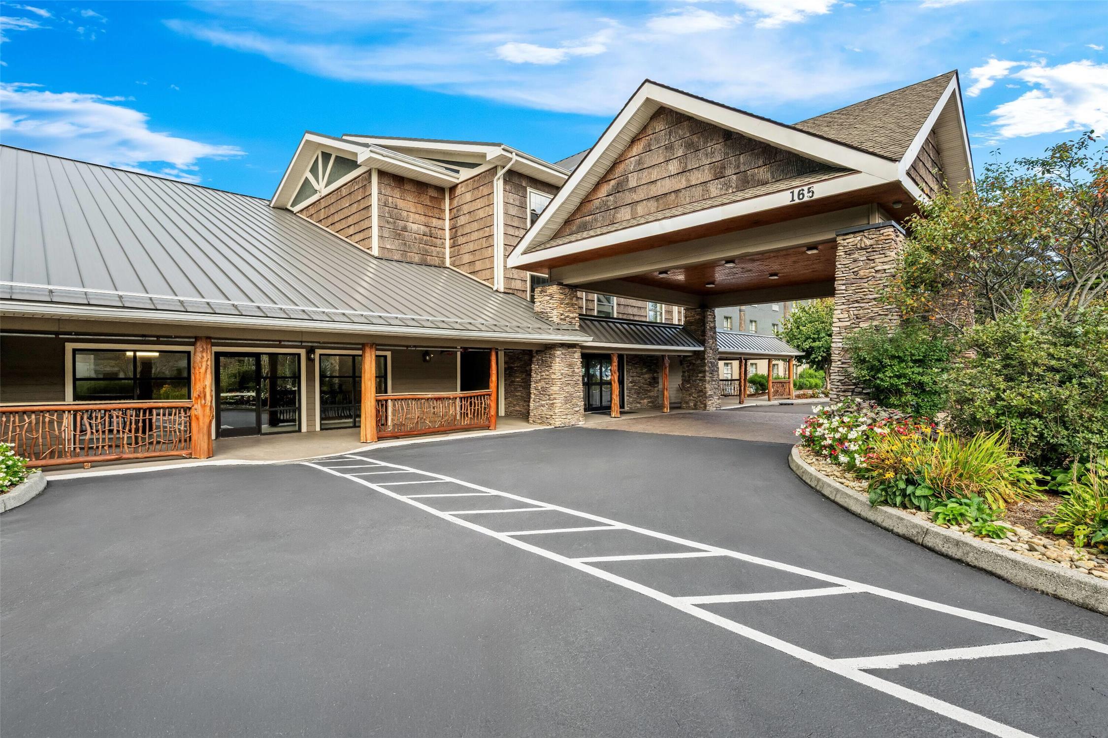 La Quinta Inn & Suites by Wyndham Boone University 56/63