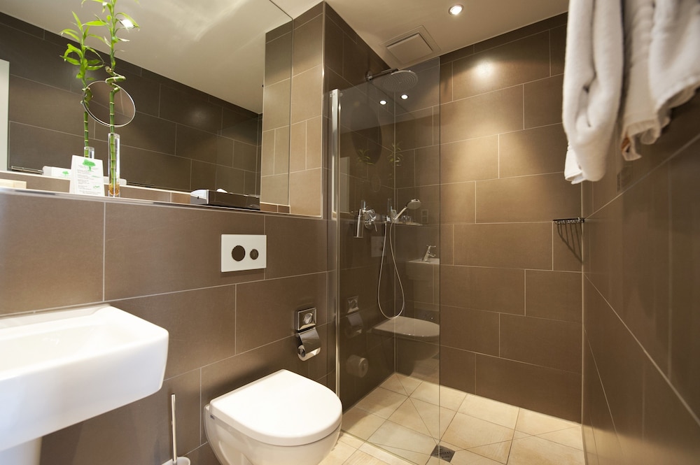 Xii Apostel Hotel Albergo 44/47