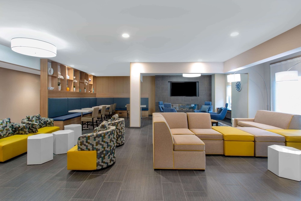 Microtel Inn & Suites by Wyndham Amsterdam 37/61
