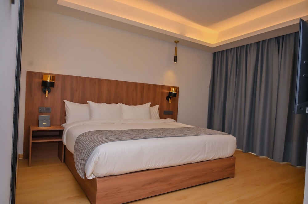 Standard, King Bed