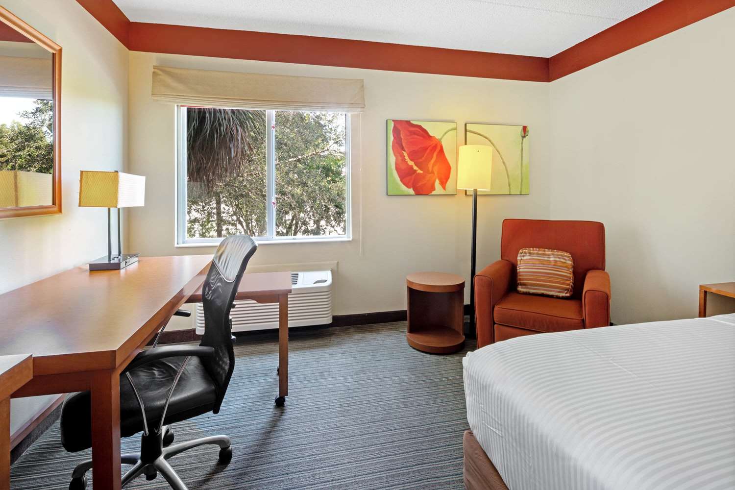 La Quinta Inn and Suites by Wyndham Miami Cutler Bay 23/45