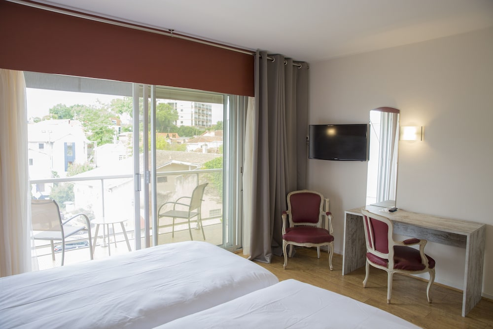 ARC HOTEL SUR MER 3/62