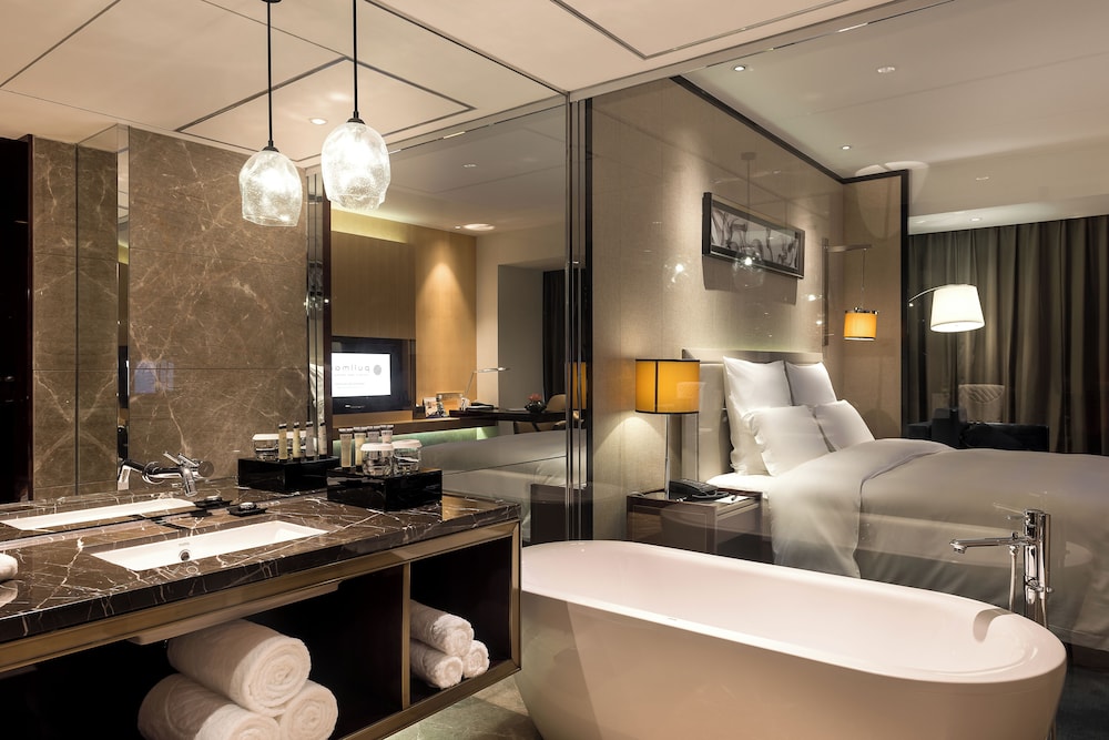 Pullman Guangzhou Baiyun Airport Hotel 77/77