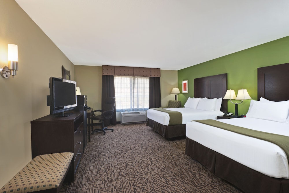 Holiday Inn Express Hotel Suites Richfield 24/62