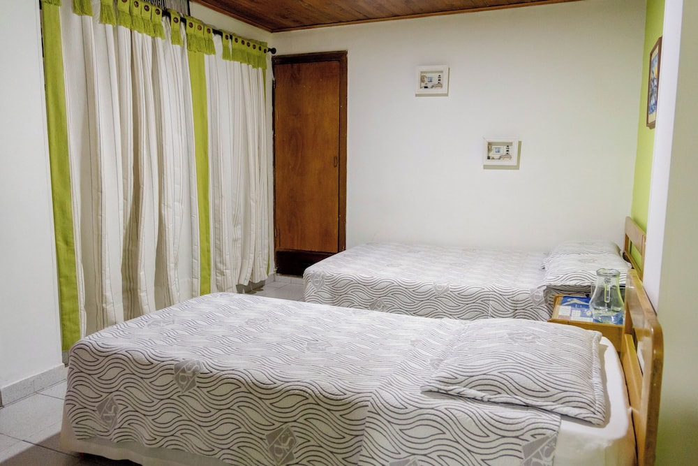 Veleros Hotel 40/57