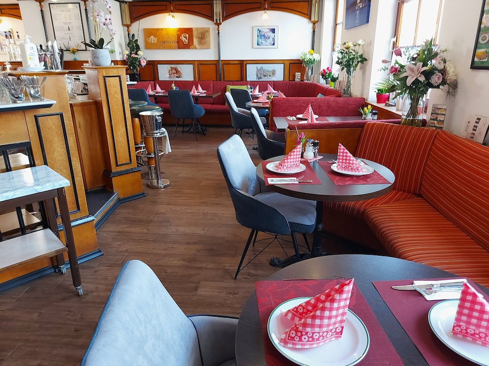 Hotel Konig 48/71