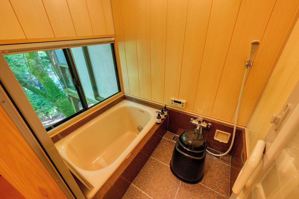 JAPANESE, TRADITIONAL, TATAMI, BATHTUB