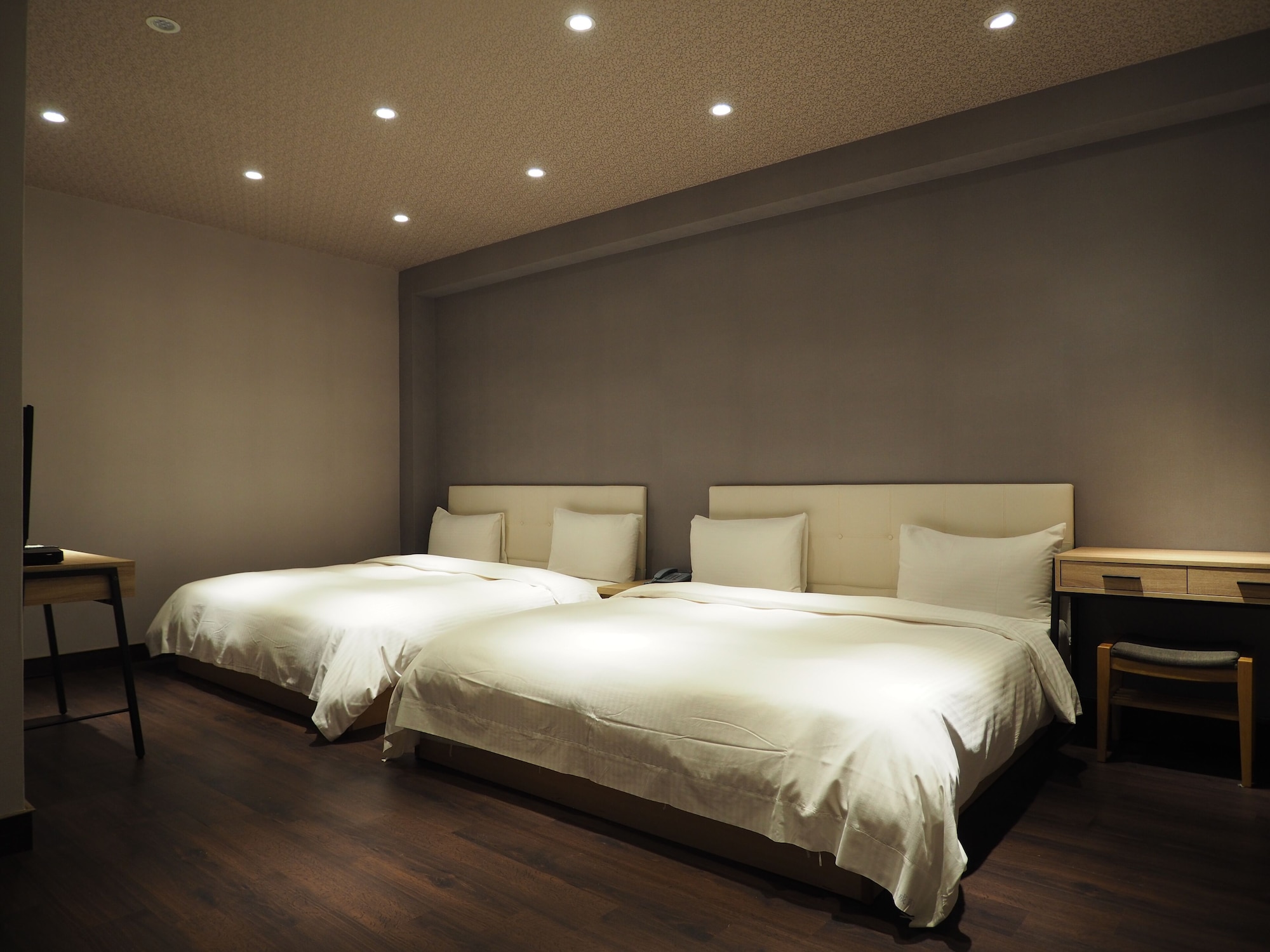 SUPERIOR, QUADRUPLE, 2 QUEEN BEDS