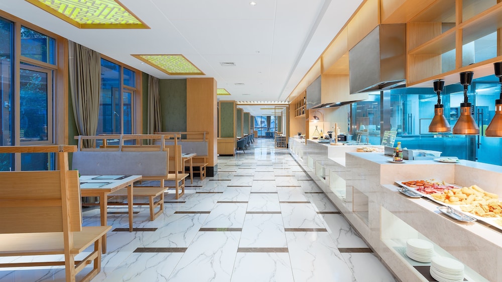 Holiday Inn Dujiangyan Ancient Town 30/50