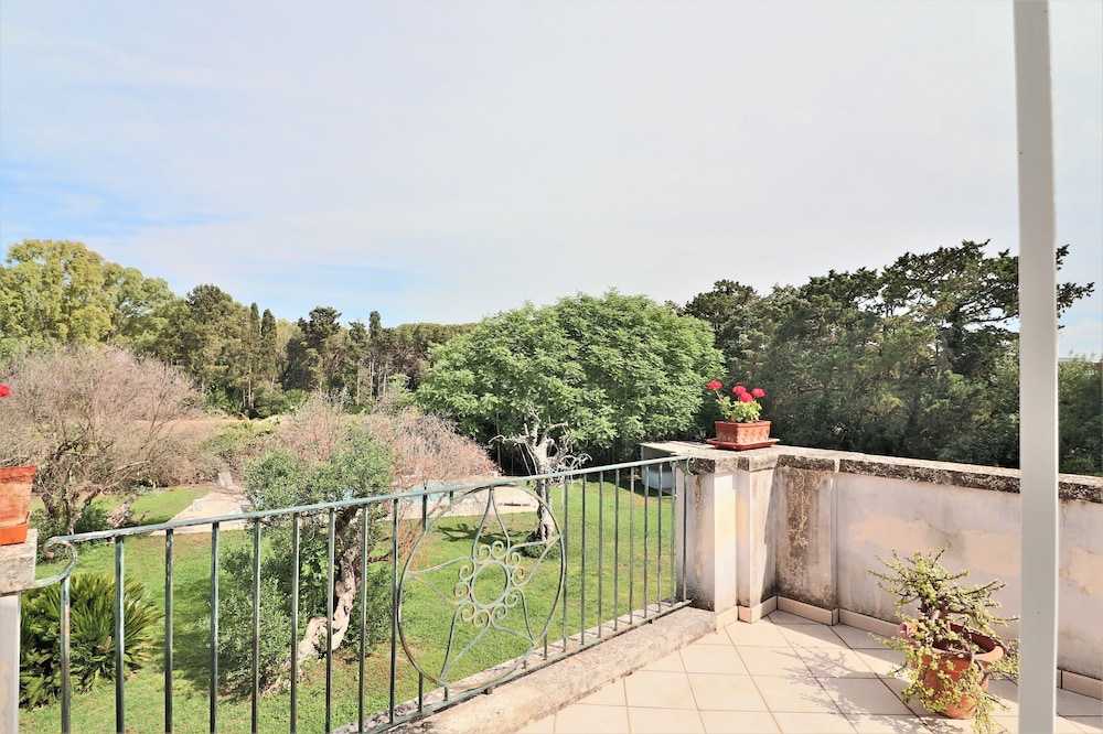 Relais Delle Rose Bed And Breakfast 75/84