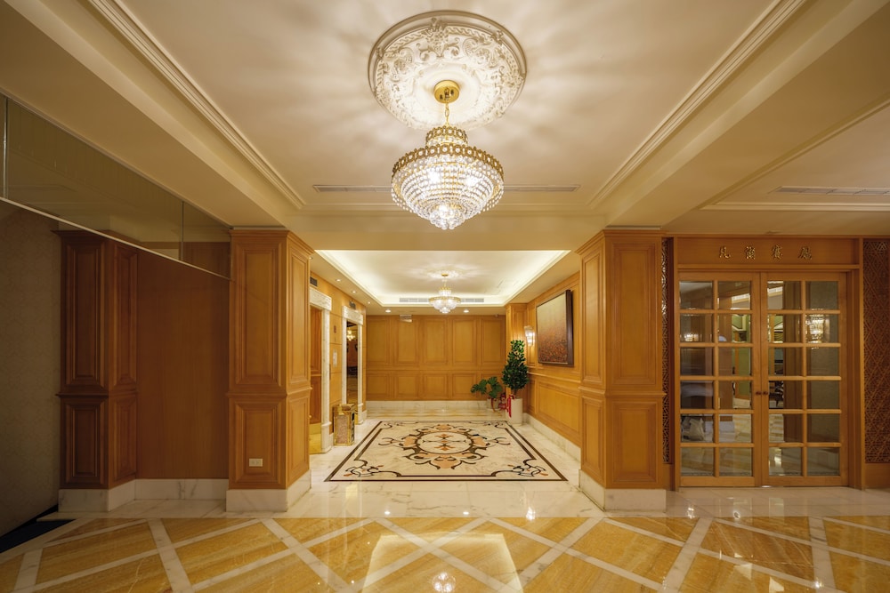 Grand Pleasure Spring Hotel 10/50