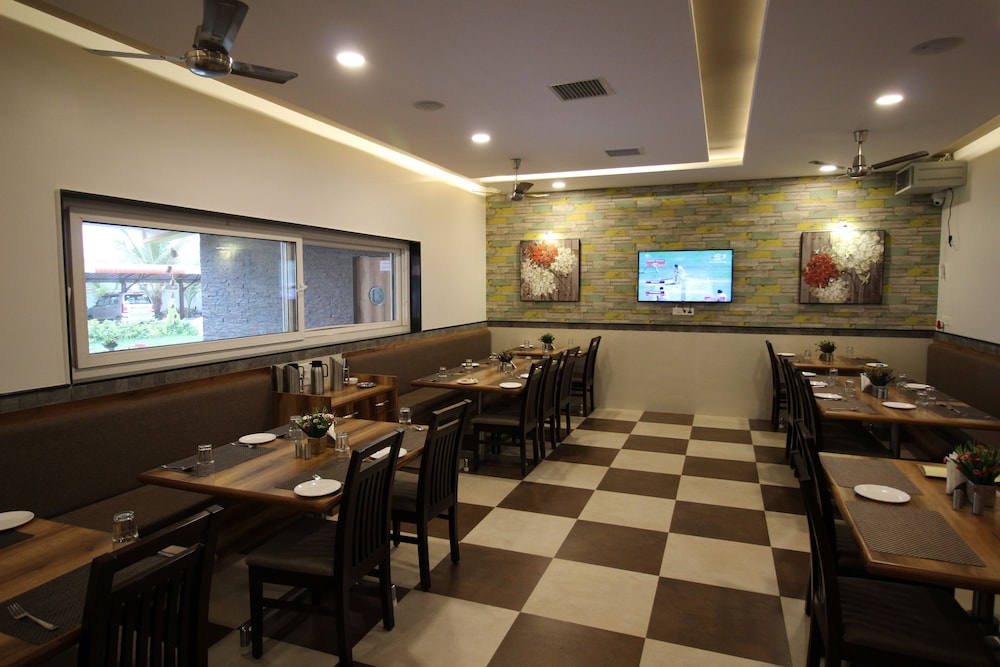 Hotel Majestique Pune 17/33