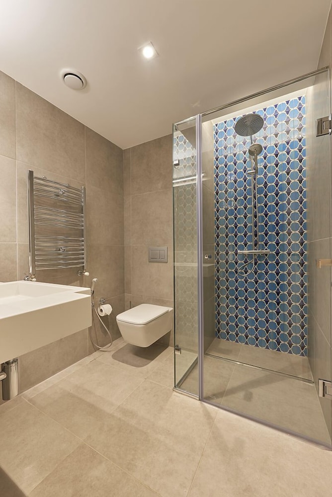 M Suite Hotel 50/50