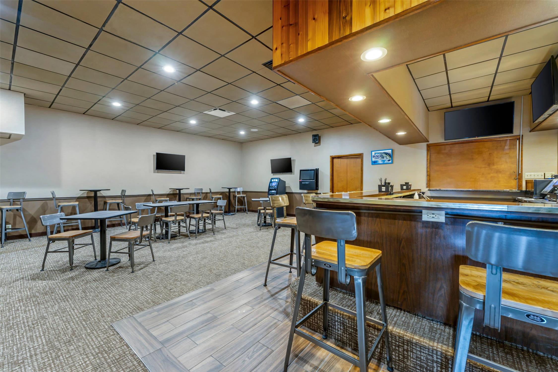 Comfort Inn & Suites Triadelphia - Wheeling 32/38