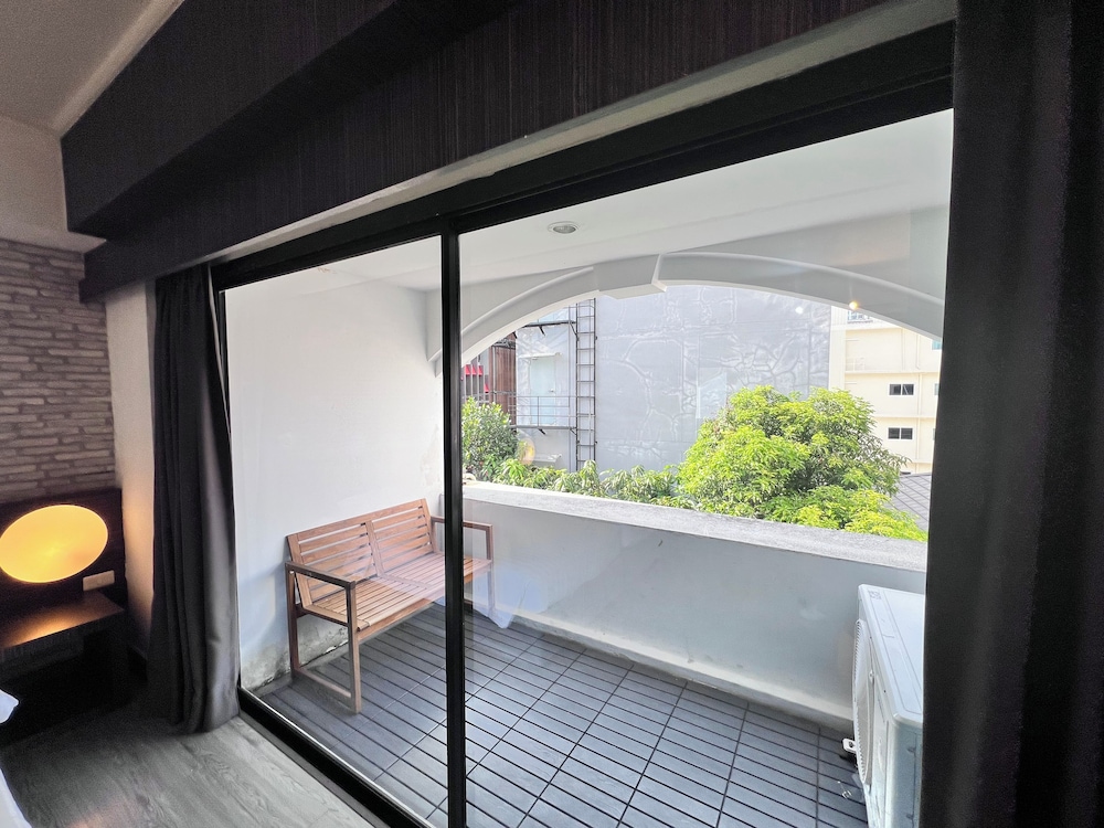 White Palace Hotel Bangkok 48/72