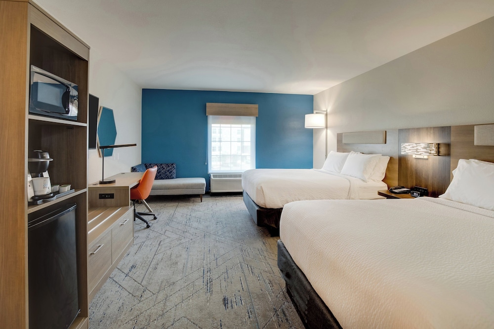 Holiday Inn Express & Suites I-95 Capitol Beltway-Largo 16/57
