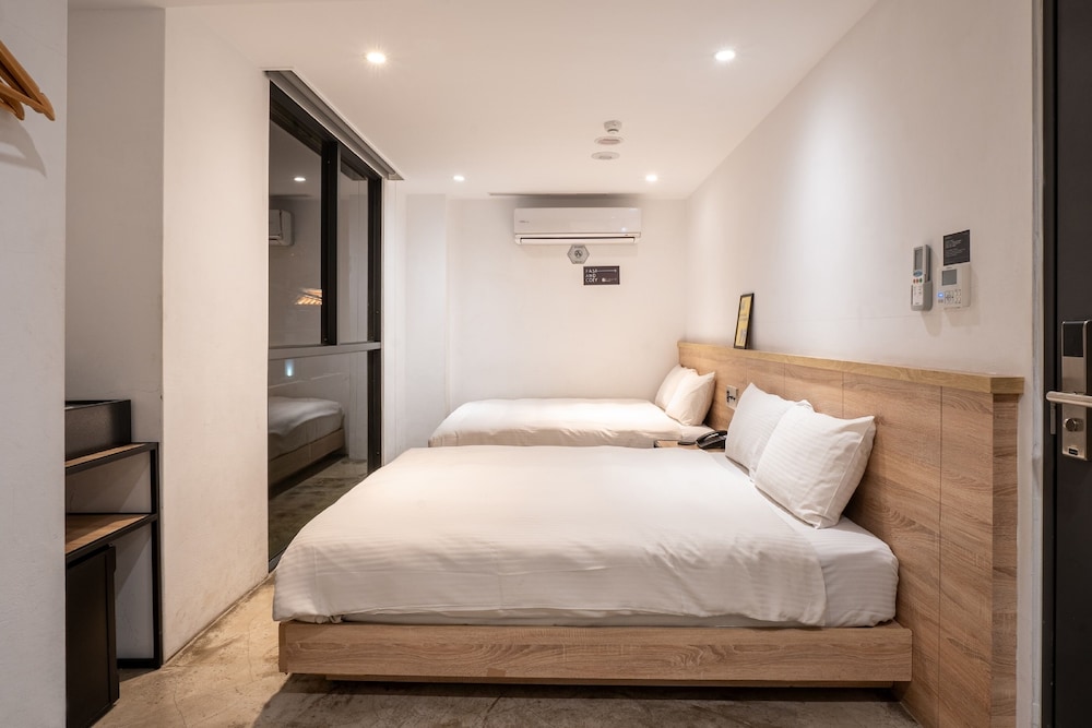 SUPERIOR, TWIN BEDS
