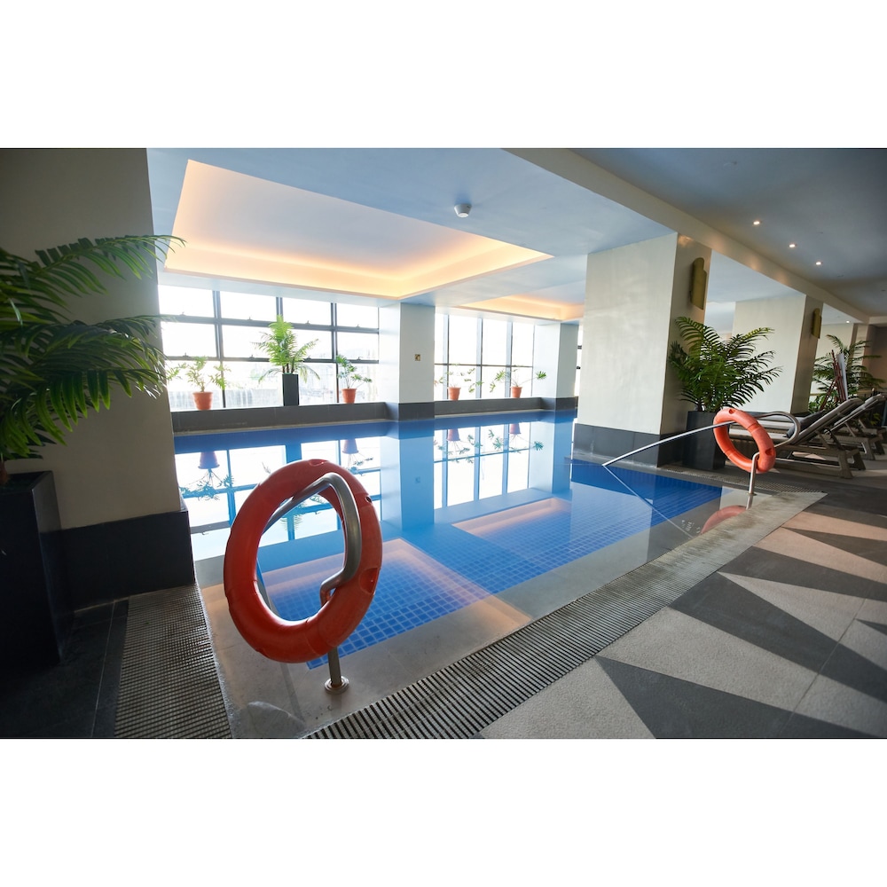 Summit Galleria Cebu 47/74