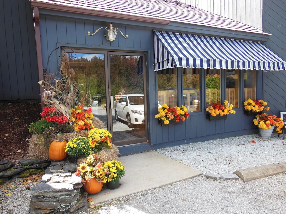 Greenbrier Inn Killington 44/50