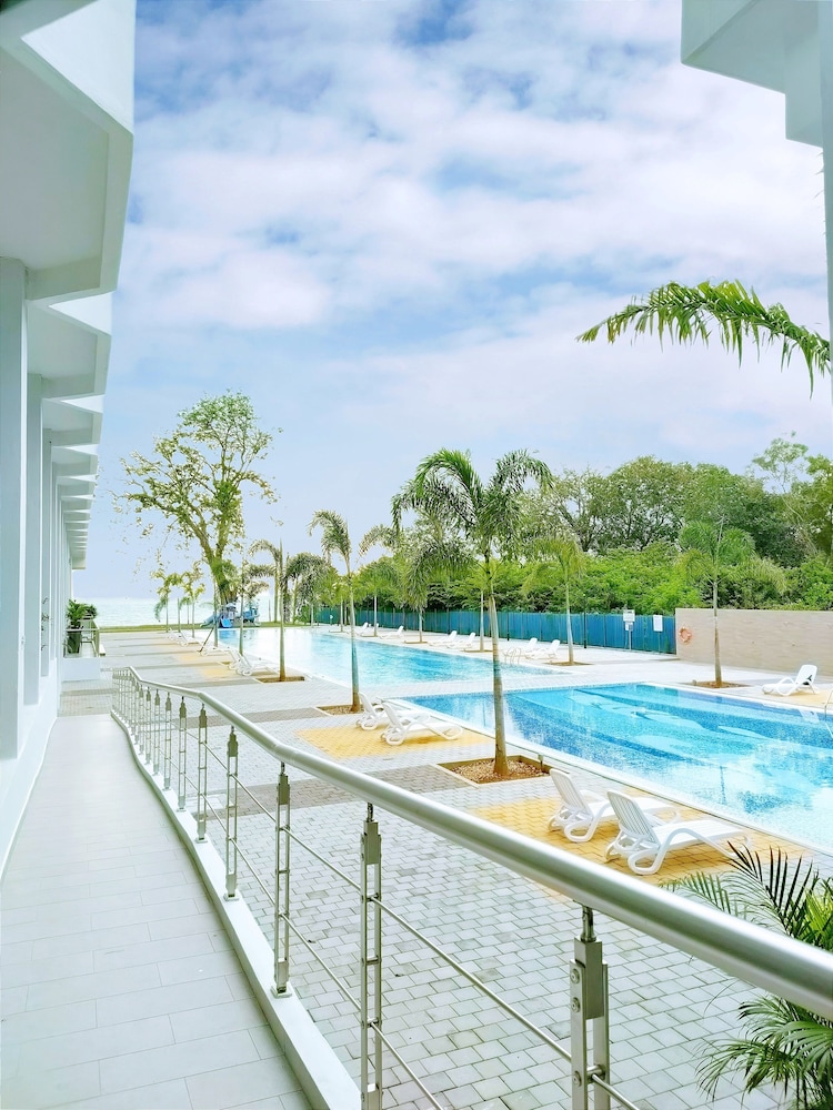Pacific Regency Beach Resort Port Dickson 41/48