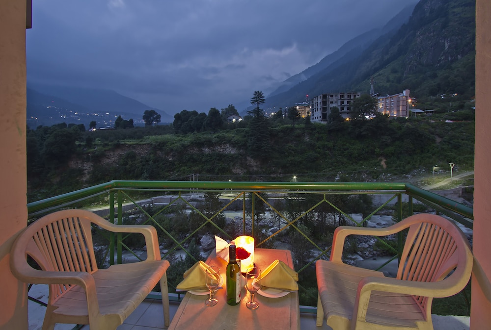 ROYAL PARK RESORT. 28/47