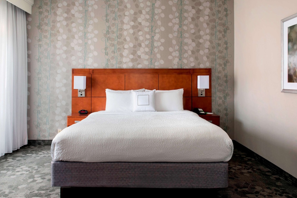 Sonesta Select Newport Middletown 12/46