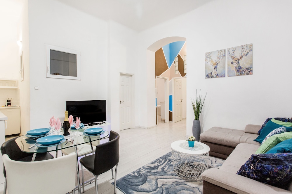 Grand Budapest Penthouse 68/82