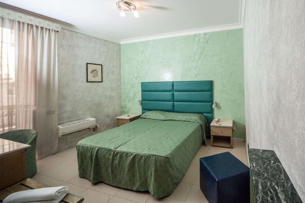 غرفة مفردة بسرير مزدوج، Hotel La Pace 3/5