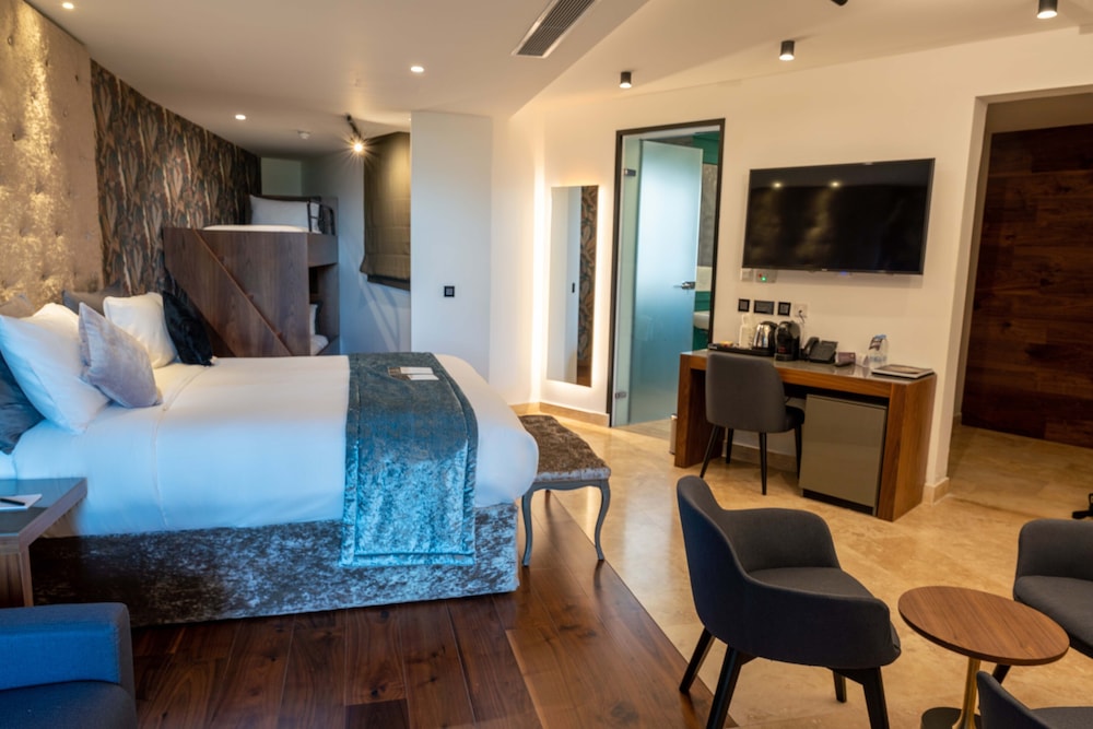 The Village Boutique and Spa 31/72