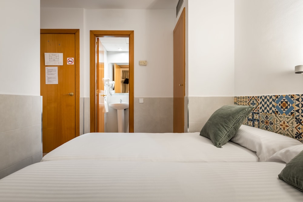 Hostal Baler 7/34