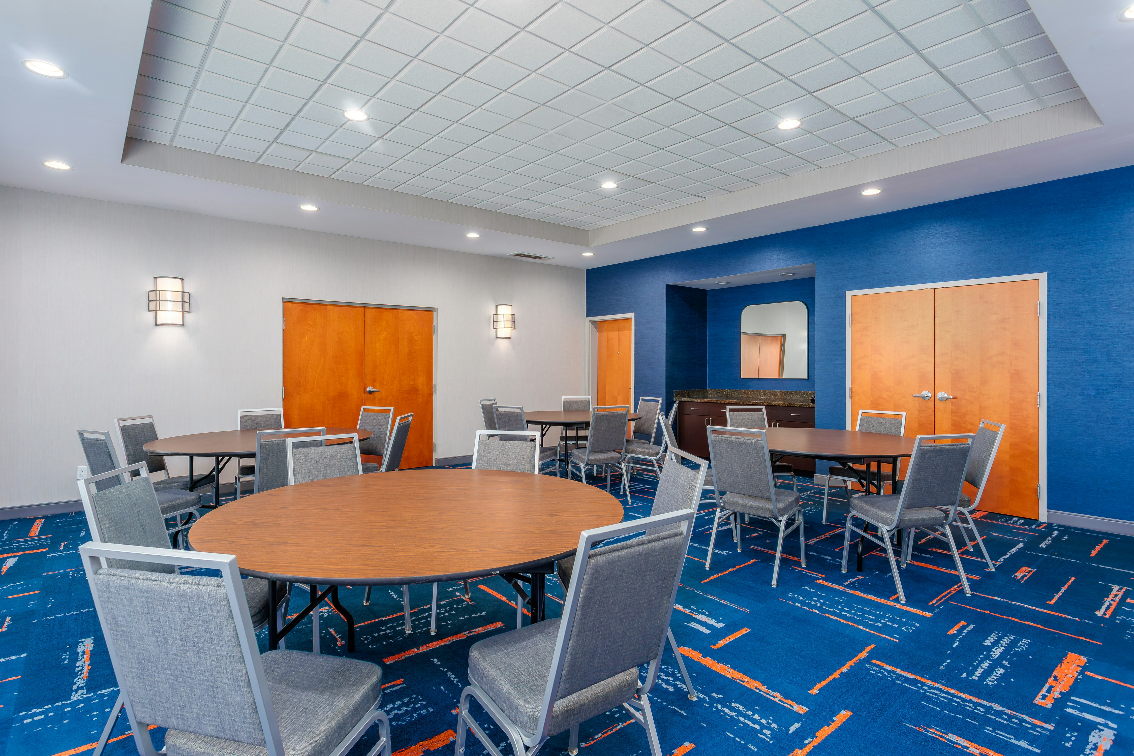 Hampton Inn & Suites Parkersburg Downtown 40/45