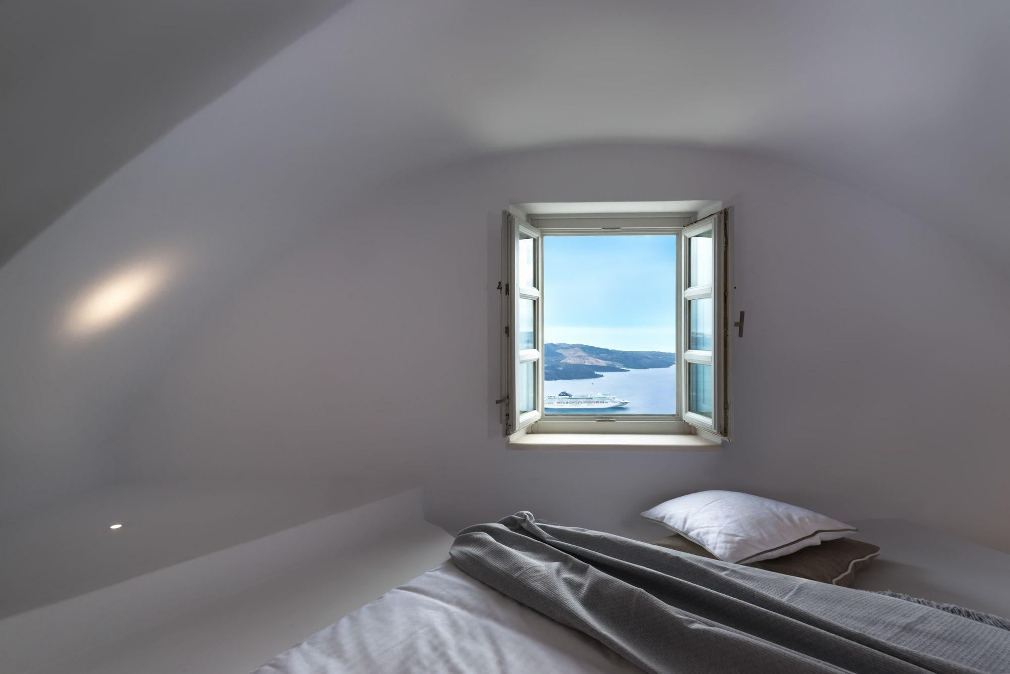 Senior, Suite, Caldera View, Jetted Tub