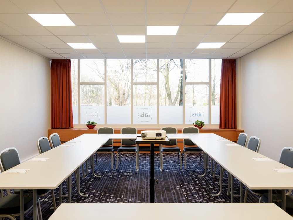 IBIS UTRECHT 51/61